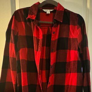 Old Navy checkered red black button down shirt